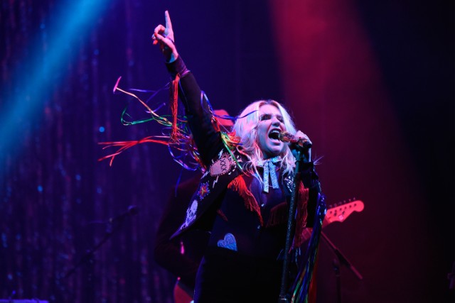 Kesha Opens Up About Being 'Hug Denied' by Jerry Seinfeld Kesha Opens Up About Being 'Hug Denied' by Jerry Seinfeld