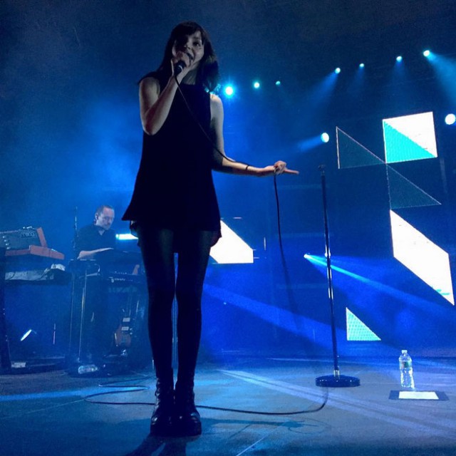 Watch Chvrches Lauren Mayberry Put Marriage Proposing Fan In His Place Stereogum