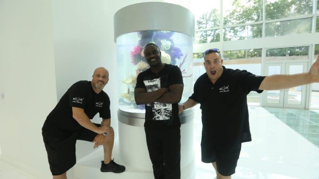 here s akon on