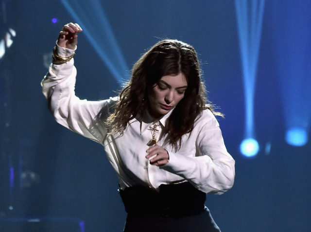 Watch Lorde Haim Harry Styles Cover Fleetwood Mac At Musicares
