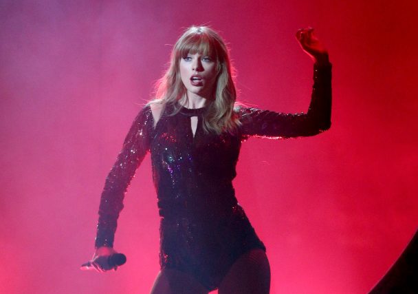 Taylor Swift's AMAs Pe... Taylor Swift Reputation Lyrics