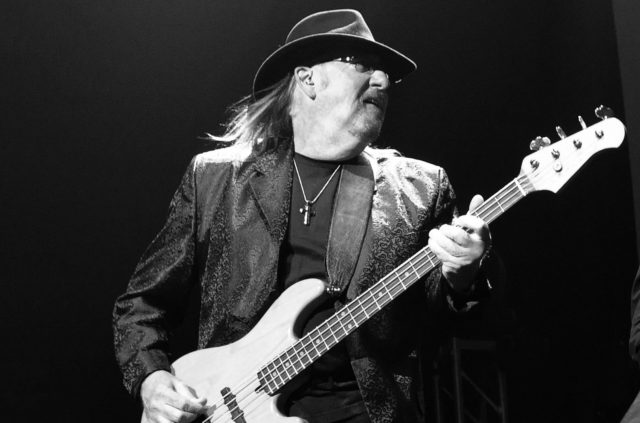 larry-junstrom-lynyrd-skynyrd-38-special-bassist-has-died-stereogum