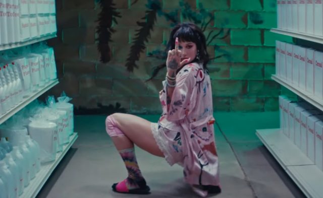 Kesha-My-Own-Dance-video-1574351521-640x