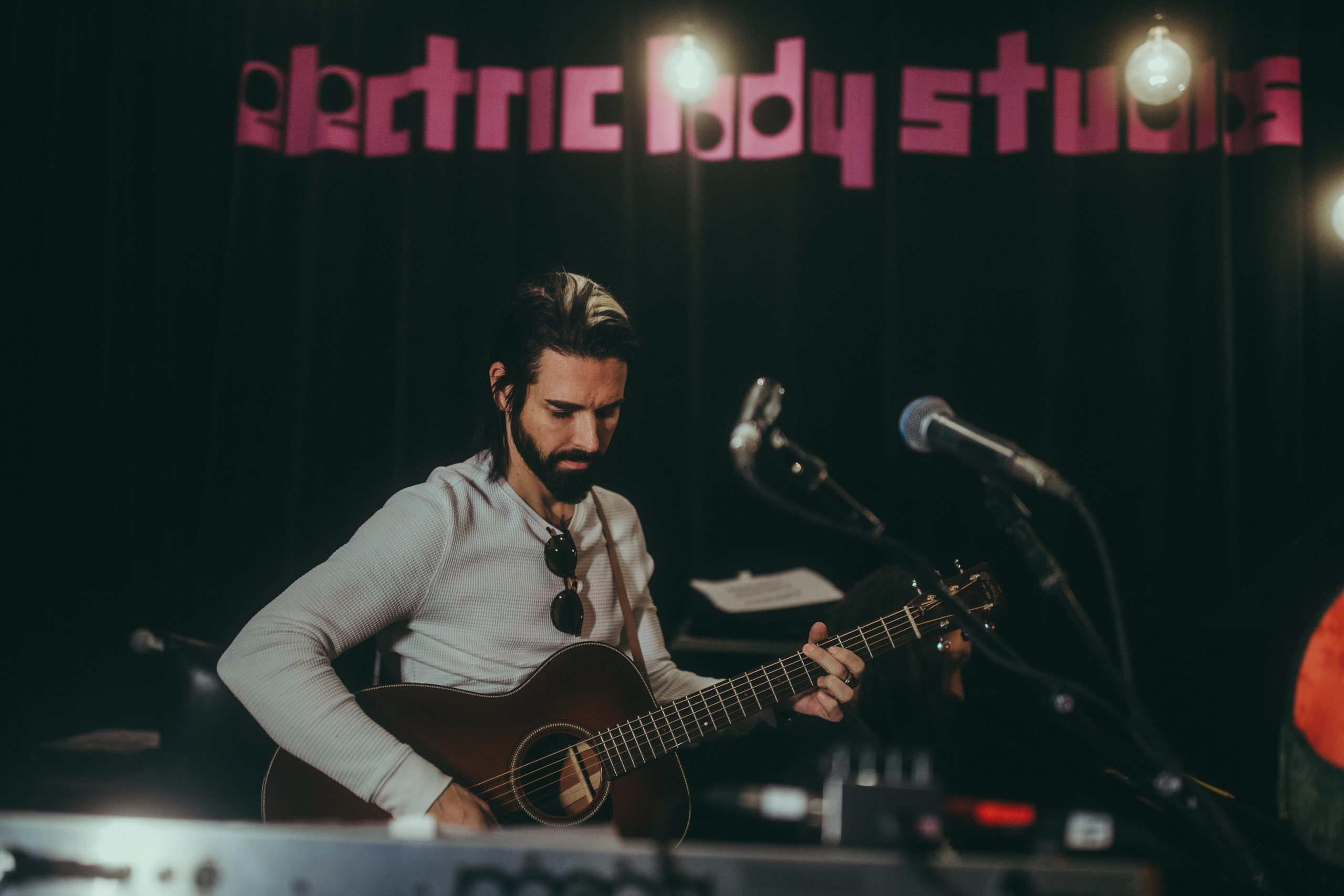 Dashboard Confessional Covers Post Malone Listen