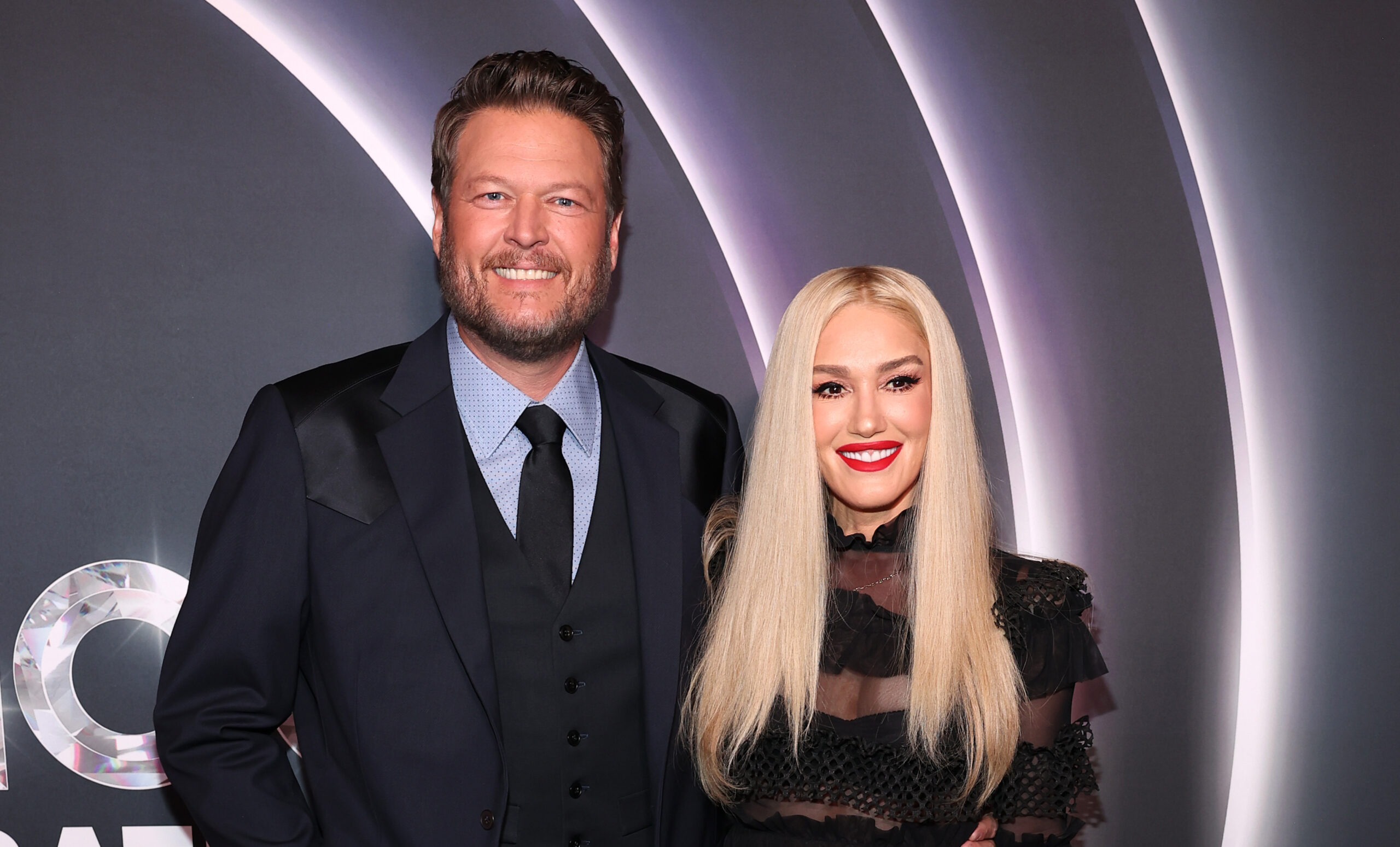 Gwen Stefani & Blake Shelton Producing Modern Day Wizard Of Oz Remake