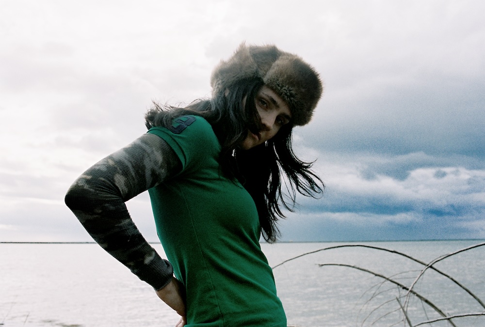 Sassy 009 – “Tell Me” (Feat. Blood Orange)